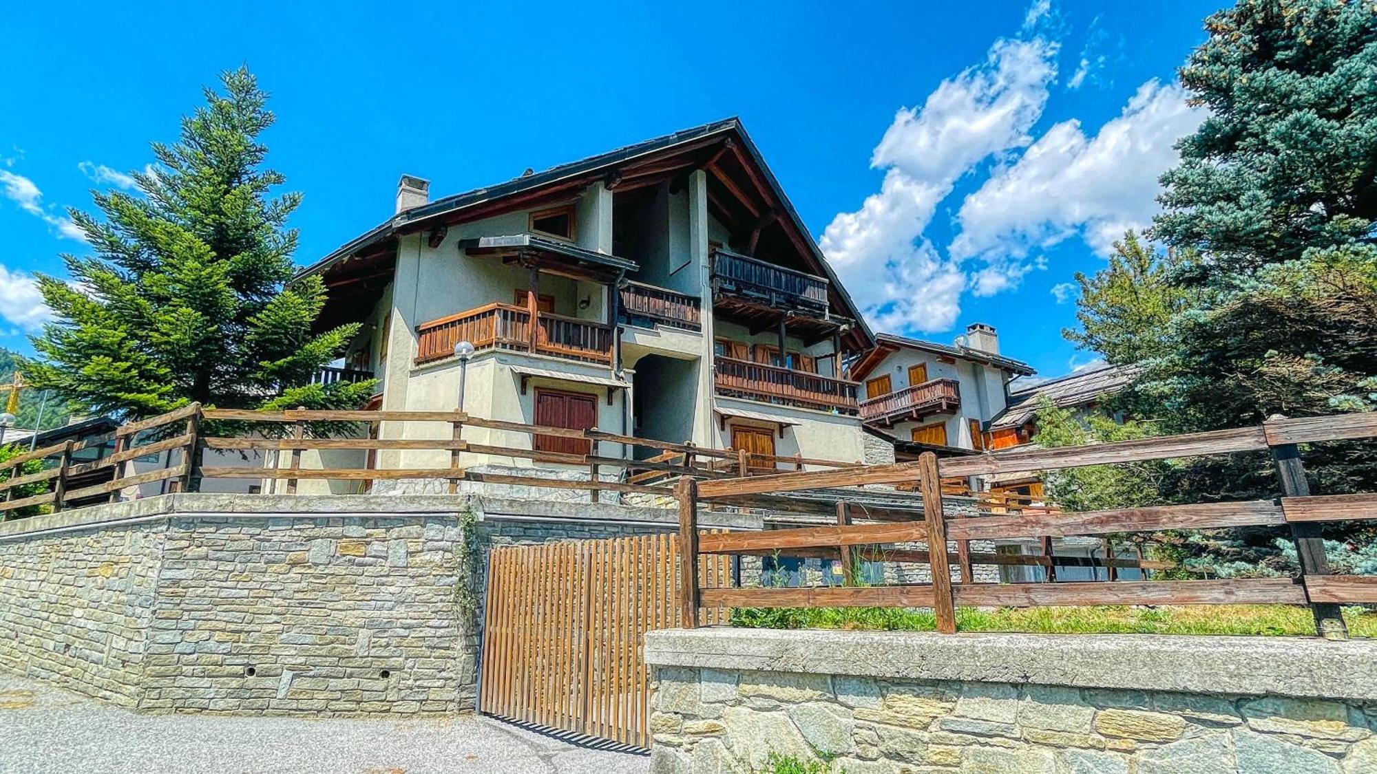 Appartamento Bellavista - Affitti Brevi Italia Oulx Exteriör bild