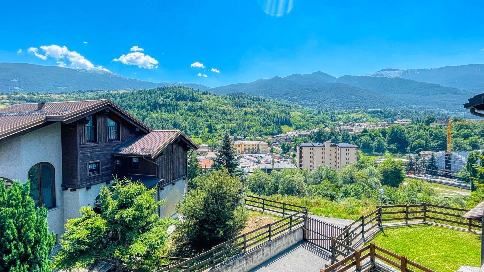 Appartamento Bellavista - Affitti Brevi Italia Oulx Exteriör bild